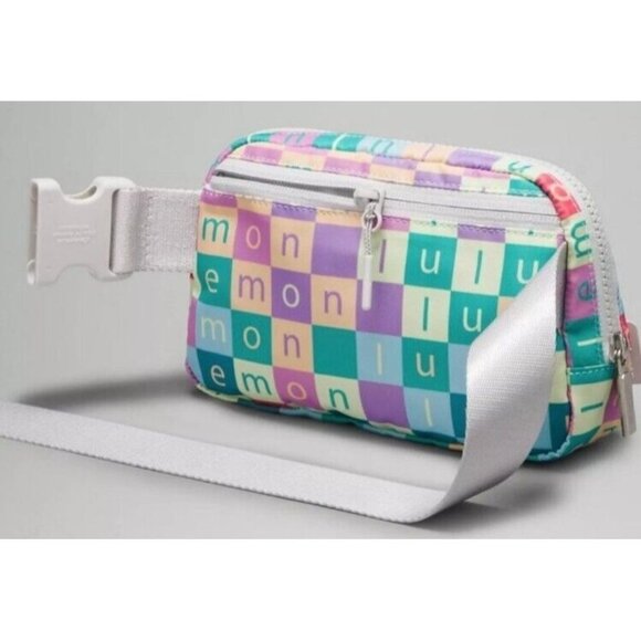 Lululemon Everywhere Belt Bag 1 L Checked Moment Mult Vapor NWT - Picture 6 of 11
